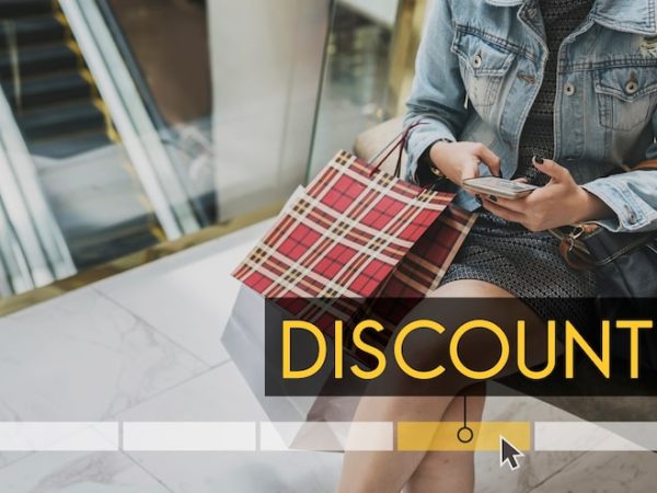 purchase-sale-discount-fashion-style_53876-2032